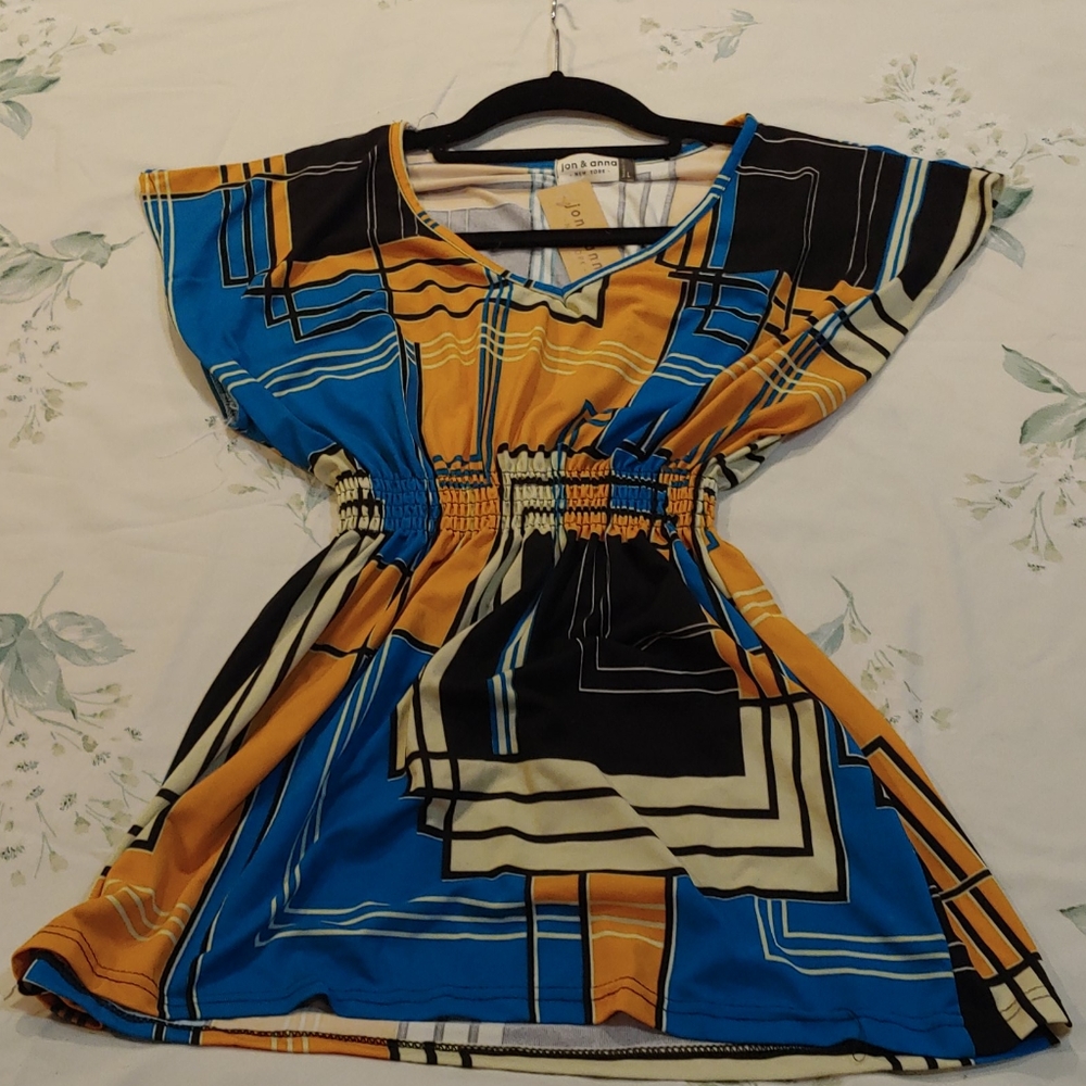 Patterned Top - Picture 3 of 3